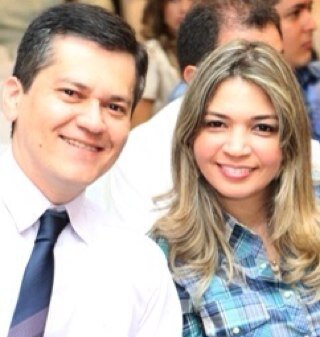Casado com Silvia Simone há 26 anos, pai de Milena isabelle (21 anos) é o pastor da Igreja Verbo da Vida em Fortaleza - Zona Leste e professor do Rhema Brasil.