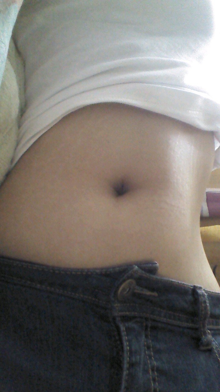 Soy una combinación de restos de polvo de estrellas, oxígeno, carbono, hidrógeno, con un poco de un color que nadie conoce.      http://peppermintwhisper.tumblr