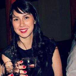 Bruja, honesta,sin filtro, picada, magica, loca, pesada, intensa, alegre, tincada, enojona, dulce, un poco idiota, egoísta, impaciente.