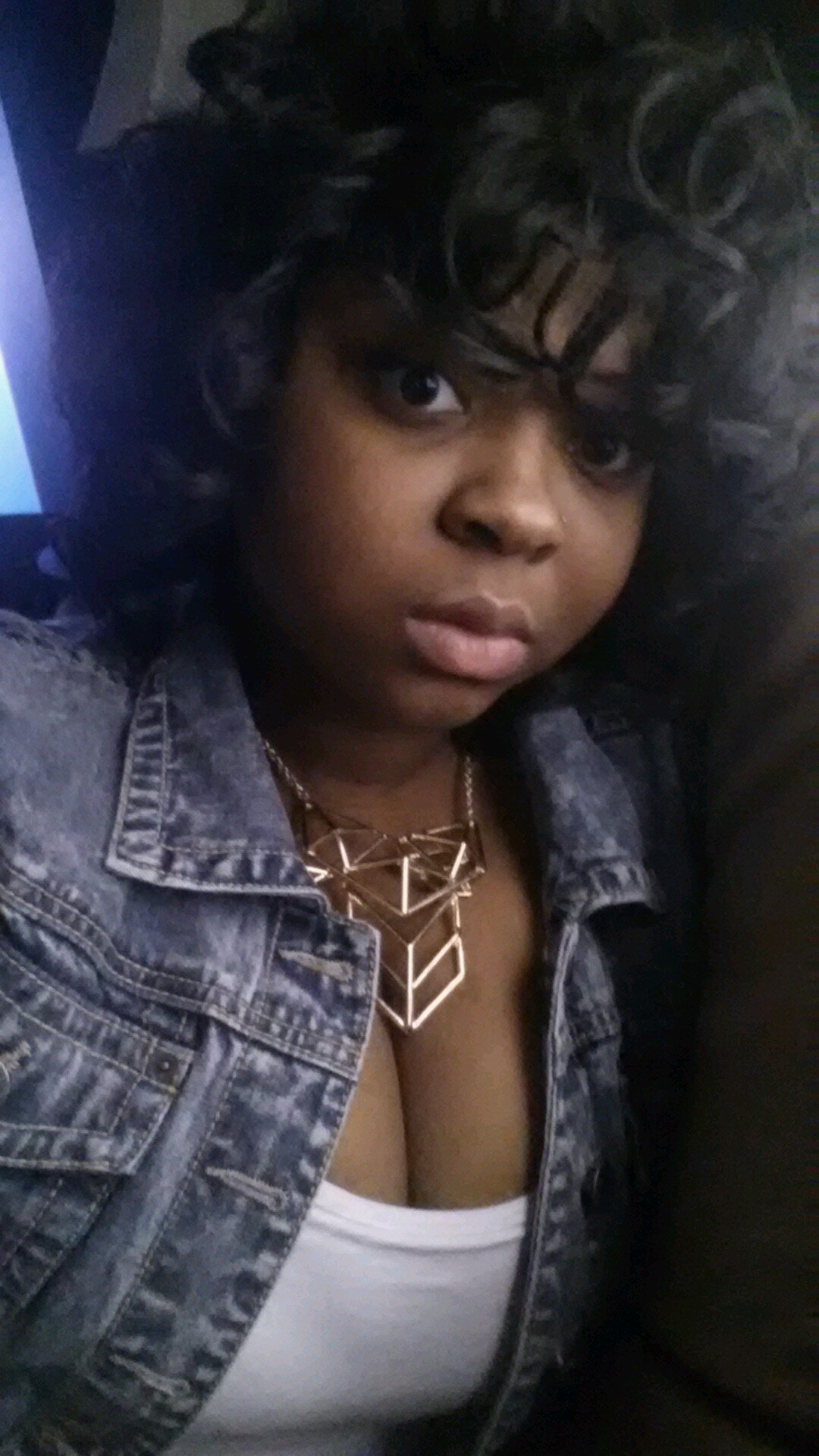 #team dark skin we dnt like them redbones!