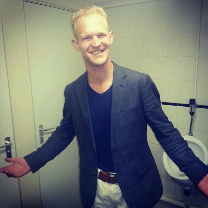 Zelfstandig hoveniersbedrijf sinds 2008, muziek, levensgenieter, leef vandaag niemand heeft je morgen beloofd.