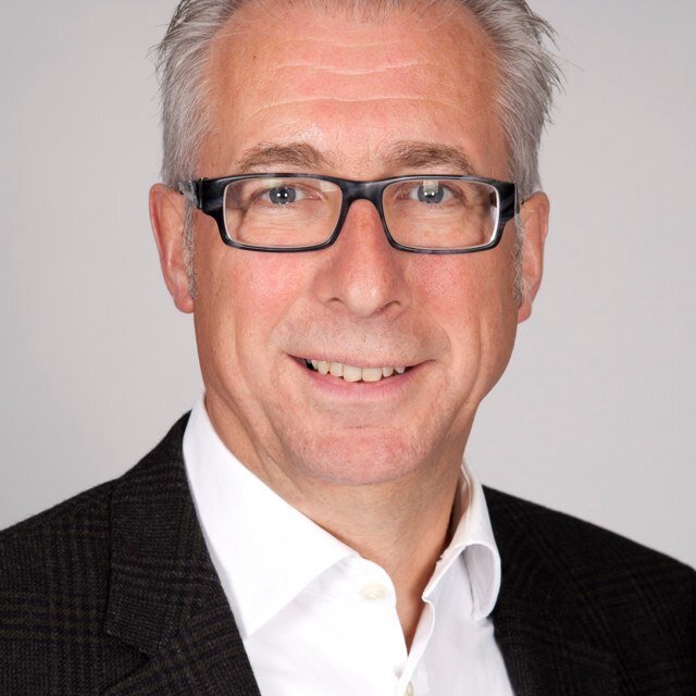 Oud Supermarkt ondernemer. Nu geniet ik van leuke dingen en bovenal van mijn twee prachtige kleindochters en sinds kort van mijn kleinzoon.