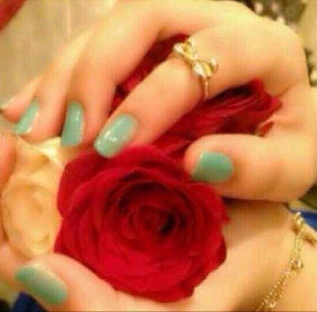 لست شاعره لكن احب الشعر واتذوقه..يقولون الشعر نظرة وأمل في الحياة بسمة ملؤها التفاؤل بالغد . غايتها الخير والحب. حروف ابجديه وكلمات ليست كالكلمات.الخاص ممنوع