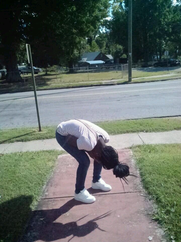 I Kweep It Real :))
 I Lykee Tuh Havee Funn !! 
I Luvh Tuh Eatt :))
Iam Inn Luvh w/ Shoes :))
I Lykee Tuh Fight !
R.i.p Keese , R.i.p Grandma N R.i.p G:)