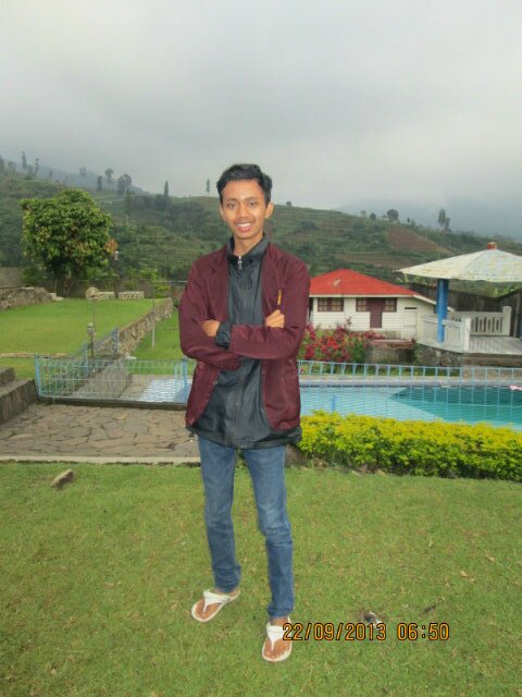 inilah gue,tetap gue dan akan menjadi gue,apa adanya karena gue adalah gue.  Untirta'12