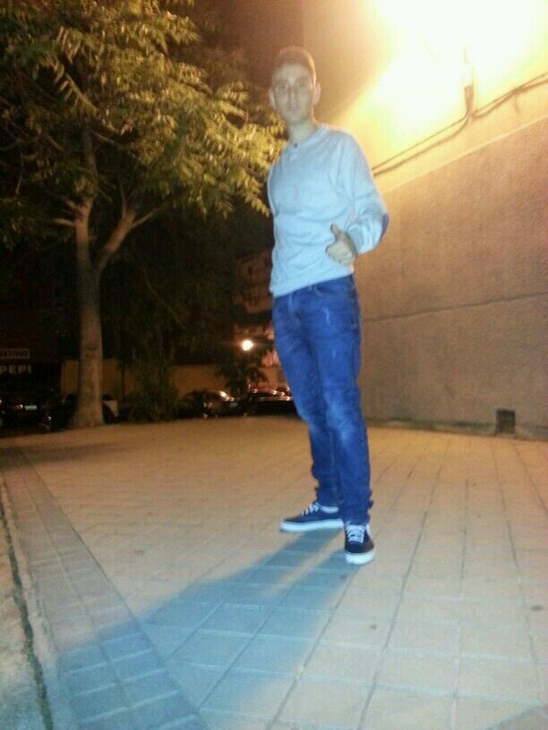 Esvicio's profile picture. 