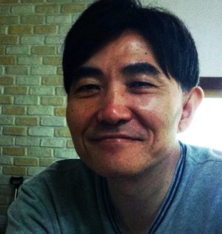 한때 기자, 그리고 IT업체, 출판사 등 근무. 현재는 트윗보다는 페북에 자주 출몰하고 있어요.