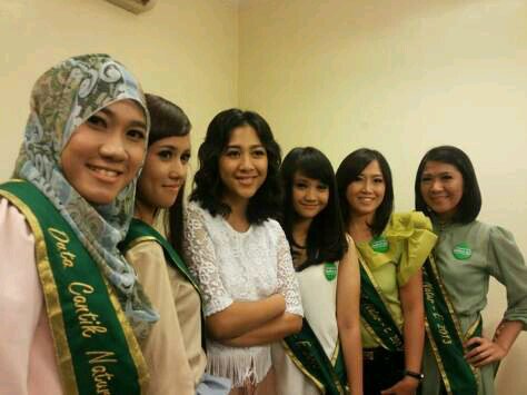 '' a S.M.I.L.E is the best make-up any girl could wear - Fatin Drahman