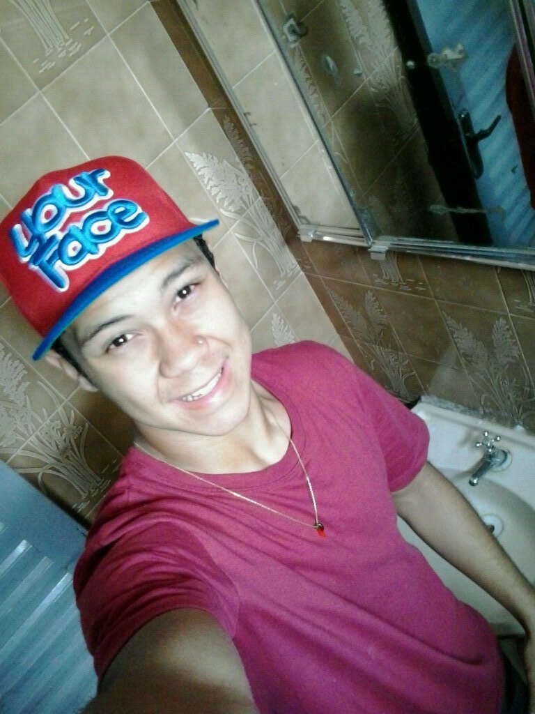 14 anos,Exetrovertido,Lindo,Futebol ,Ecletico,Canceriano ,Charmoso,Carinhoso,Amoroso :$  , Venhaa Conhecer...  Minha Best a @biaardenghe_ s2  amo mto ela s2 .