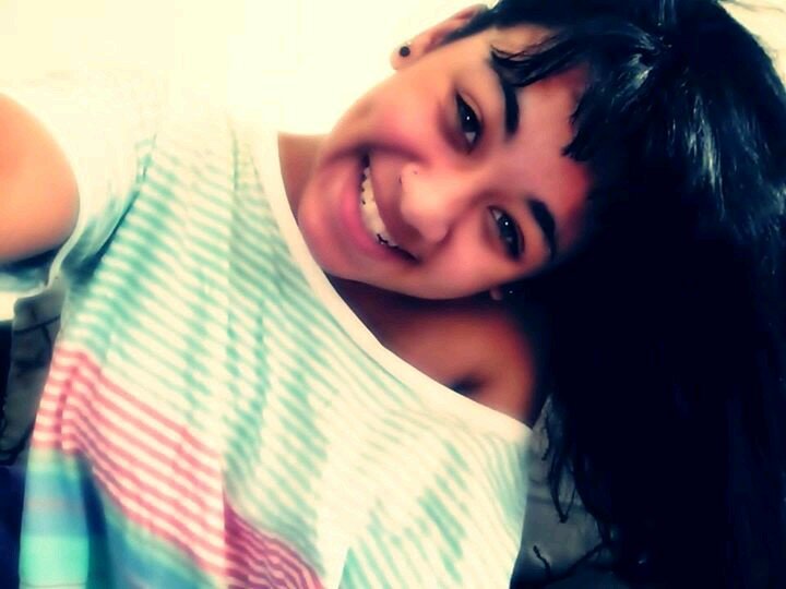 I am dreamer , I live with my head in the clouds and the heart in london ... hopelessly in love with 5 boys nothing normal.
