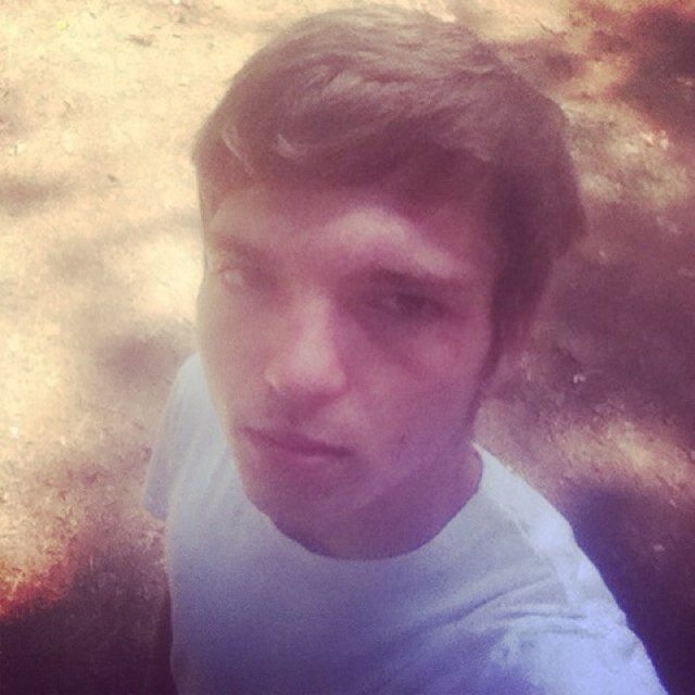 Senior at BIG 18 and single . Im imune to the bullshit and obsessed with the good shit - hmu dont be shy !