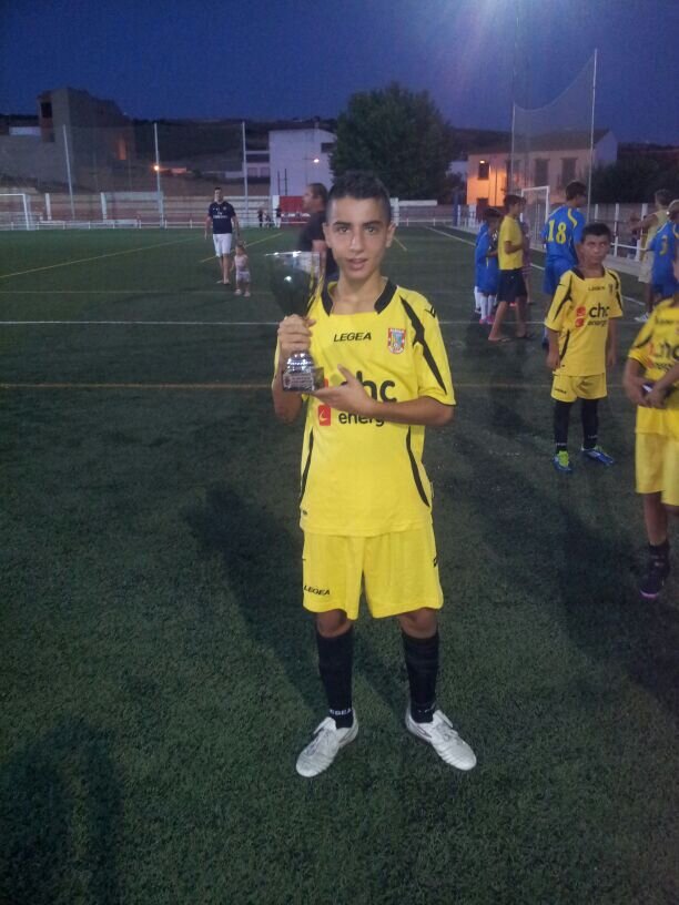Jugador de la cantera del Cadiz C.F. infantil A , alcalareño:)) 4 ¡¡¡Futbol siempreee!!!