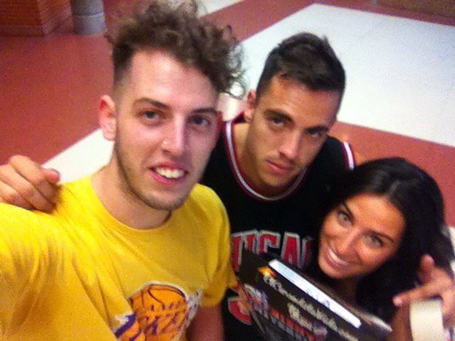 Monica_eucc's profile picture. Punto de venta para la próxima fiesta Bienvenida universitaria