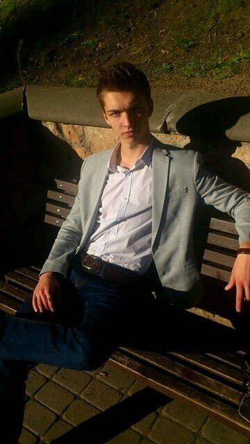 Robchikss_21's profile picture. 