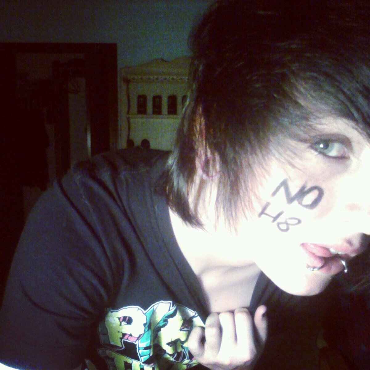Alex. c: | 15. | Pan-sexual. o; | Post-core music. *-* | Stretched ears & snakebites. c: | Drummer. ^-^ | Kik: GayPowerActivate