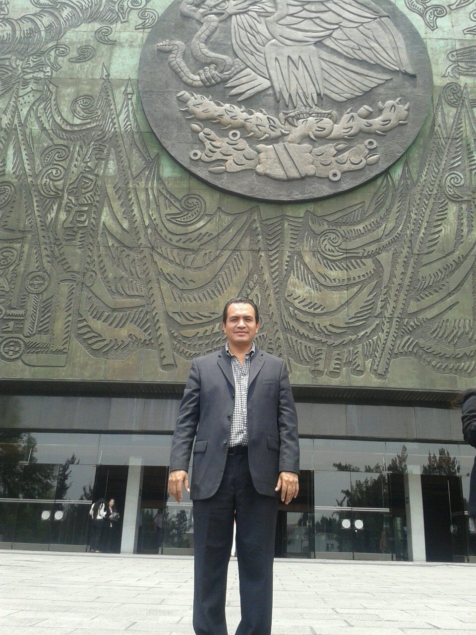 Licenciado en derecho.