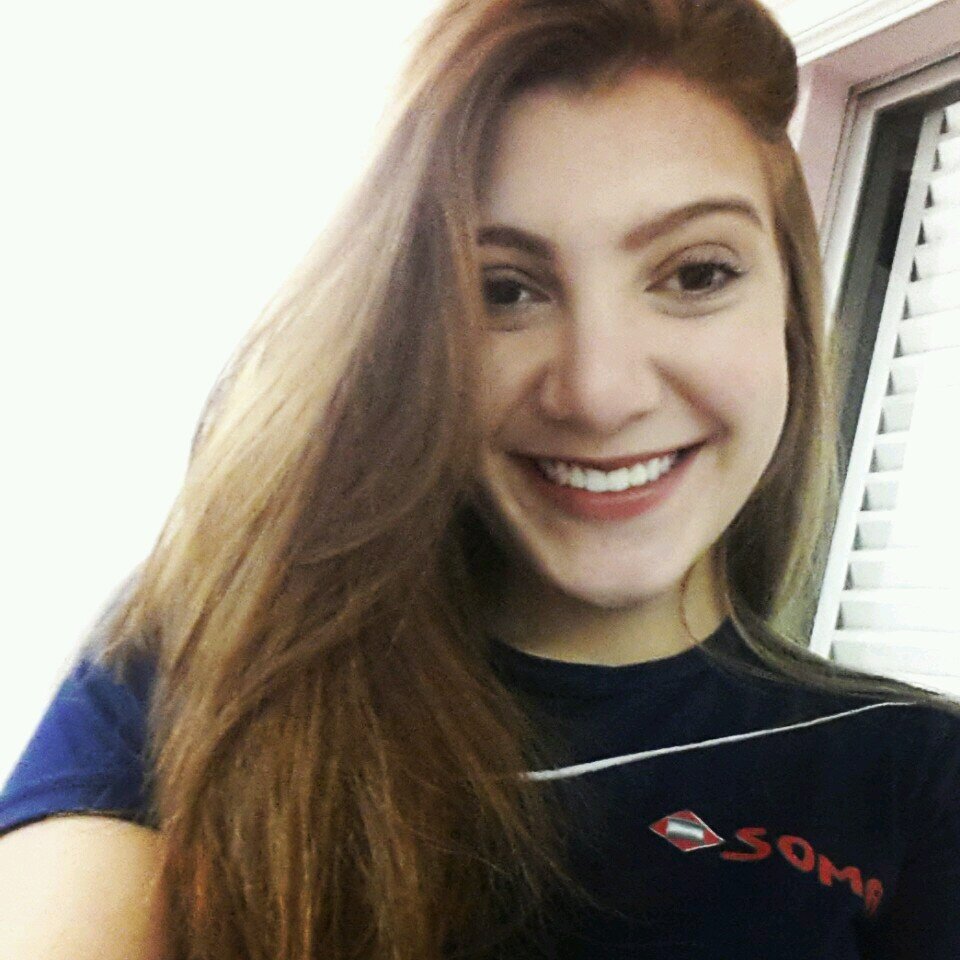Falo tudo aquilo que tenho vontade de dizer. Mineira - 17 anos