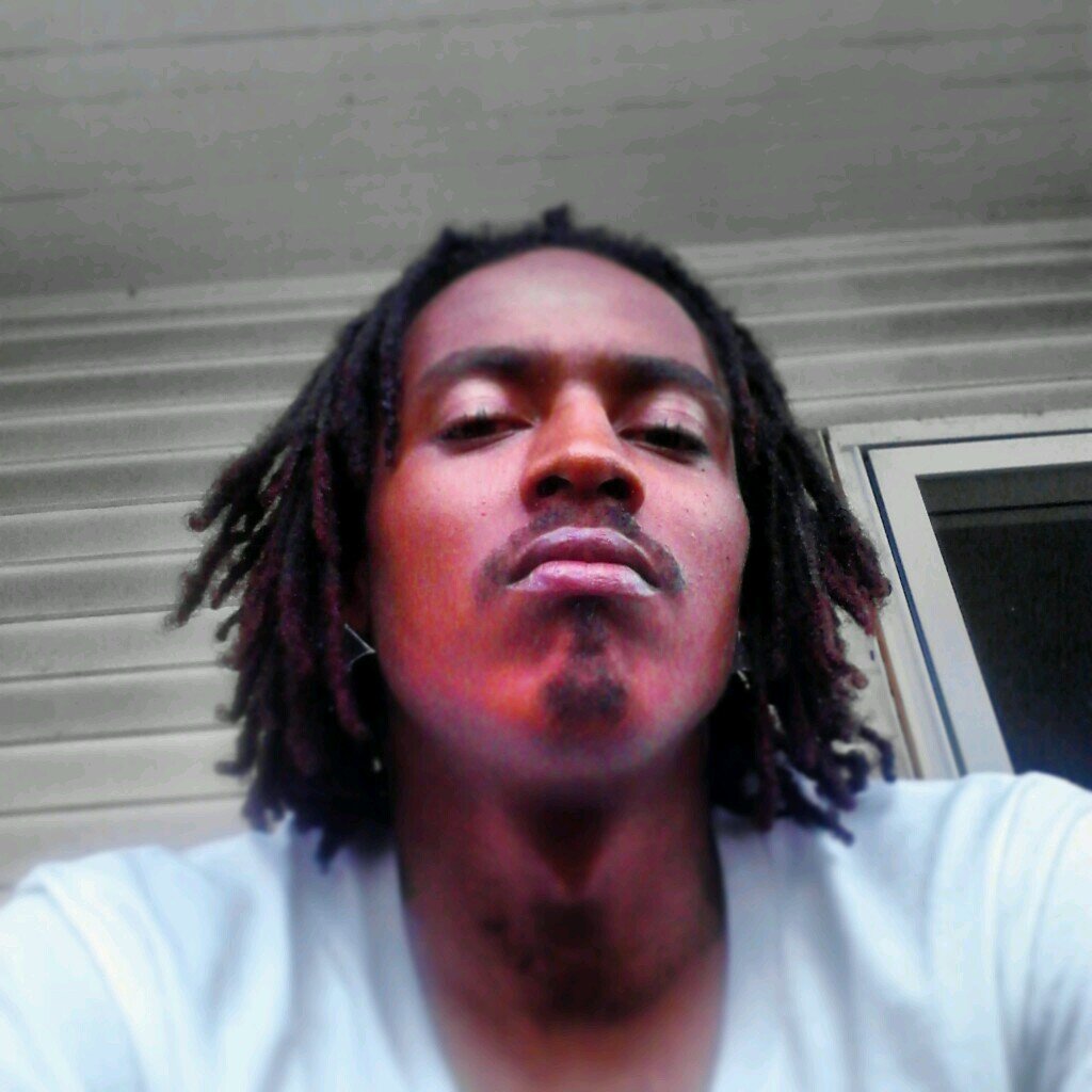 macefeetz's profile picture. 