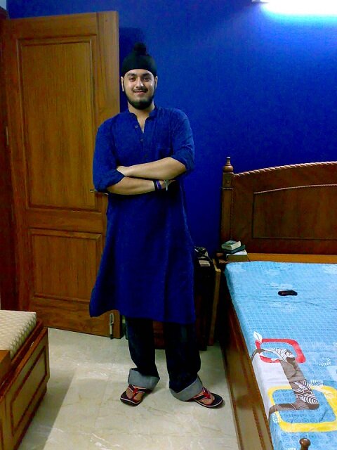 param_rox's profile picture. Love to dance, act, big foodie, movie fanatic, long-drives fan, moody, all in all one goofy character.