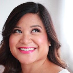 Makeup artist, sweet tooth, TV junkie and more... http://t.co/re8PQzSIDr