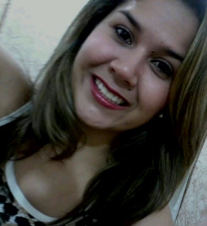 22 anos, estudante de Fisioterapia, Filha do Rei, Praticante da Verdade, Apaixonada por Jesus e Tricolor de Coração °/...