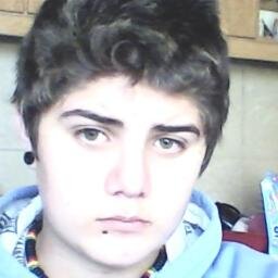 Me gusta mucho jugar Minecraft & todos tipos de Games. Soy de olavarria.   And my girl is Victoria only mine. I♥LOVE YOU VICTORIA. Amo a One Direction♥D.B.F