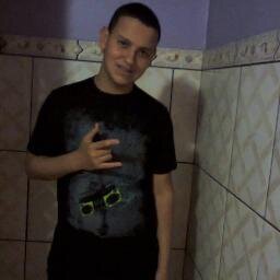 ama anime e festa adora ficar abraçado  e muitos bj