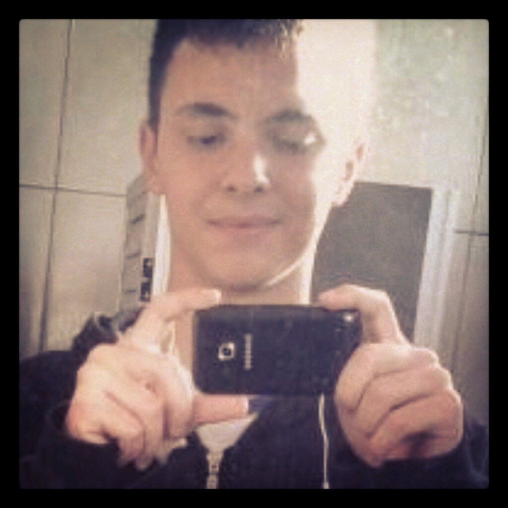 Whatsapp: 94055200 / / Chega ae (;