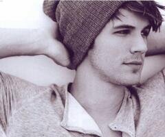 17 Years Old. Sweet, Sensitive and Dirty. Dad: @MasterFatherWho (RP/Gay/Single)