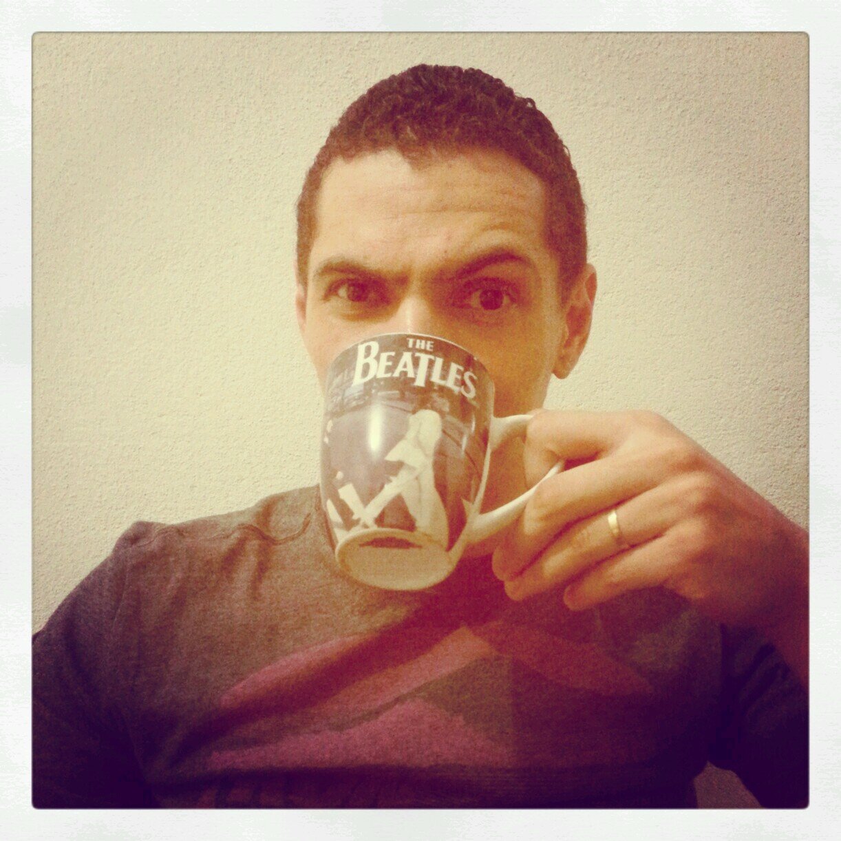 AlexandAmorim's profile picture. Funcionário Público, estudante de Direito, e muitas coisas mais que não convém falar!