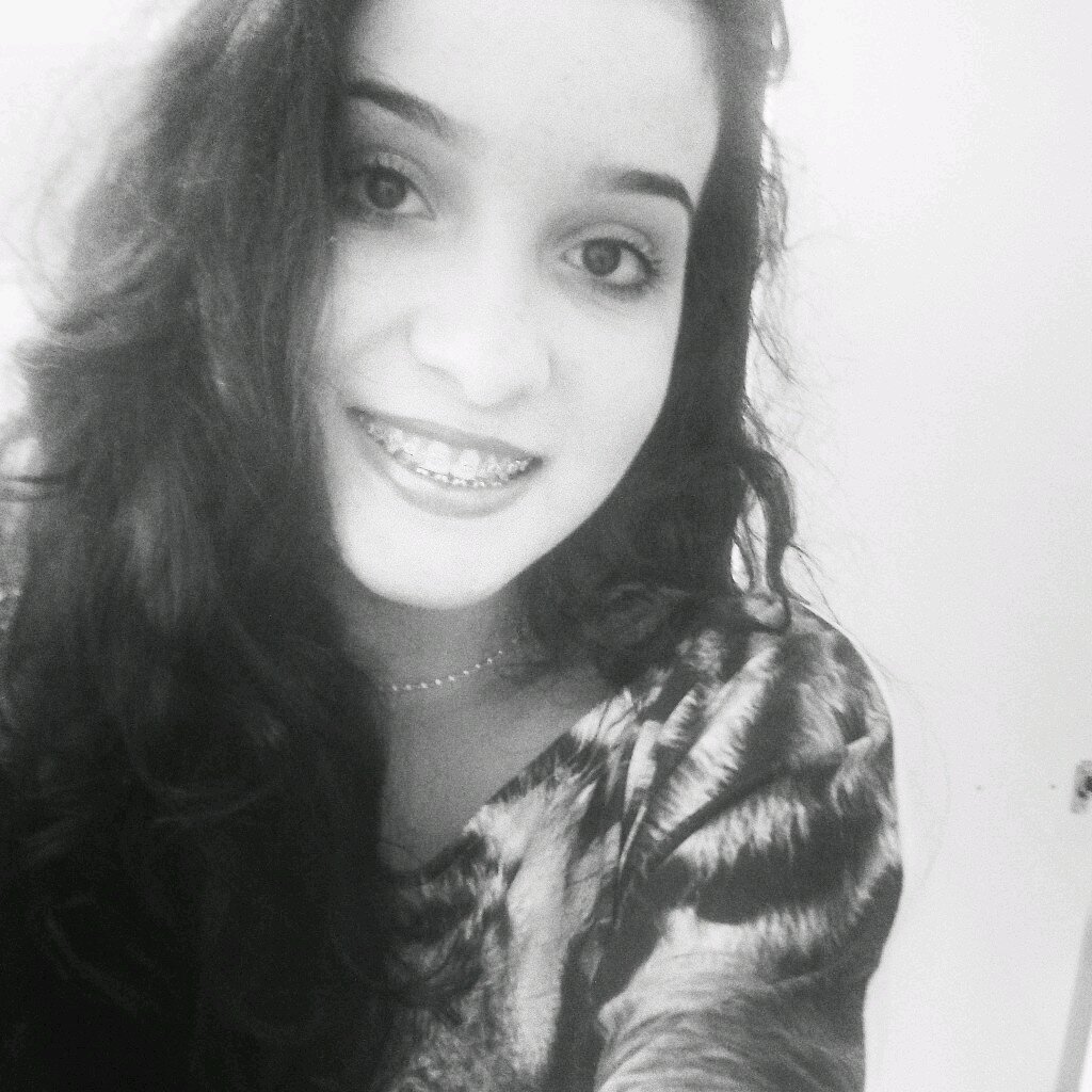 lou_sirtoli's profile picture. hands in the air like we don't care