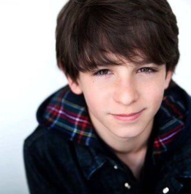 Im a 12 yr old werewolf. Mom: @CrazyAleera #RP