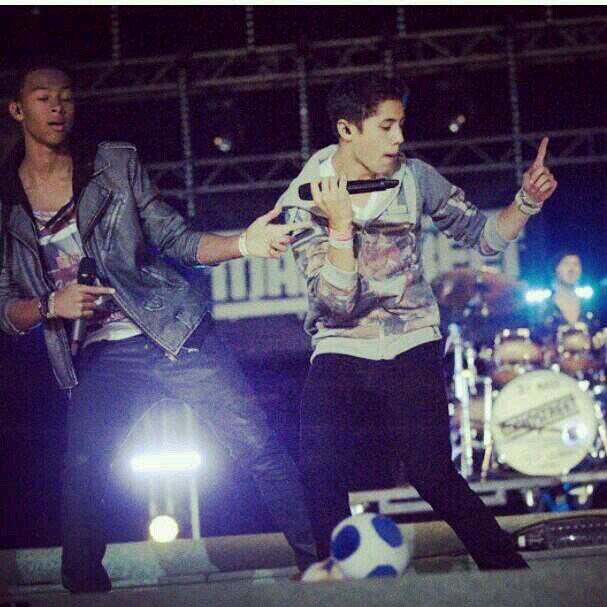 Proud mainiac ♥ Music is my Life ♥ Born to be Marry Nils ♥