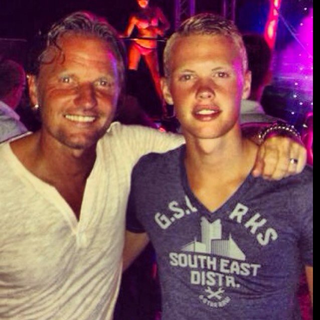 insta:mitcheldijkhuizen