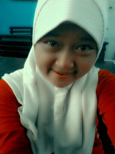 DhiniAlika's profile picture. 09 February 2000