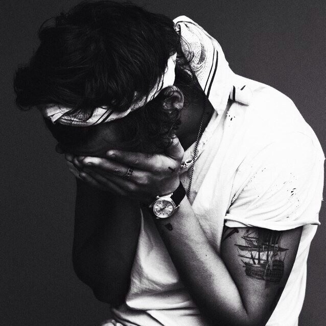 IM SO SORRY I HAD TO I COULDNT RESIST BUT THE REAL HARRY WILL FOLLOW YOU ONE DAY I PROMISE