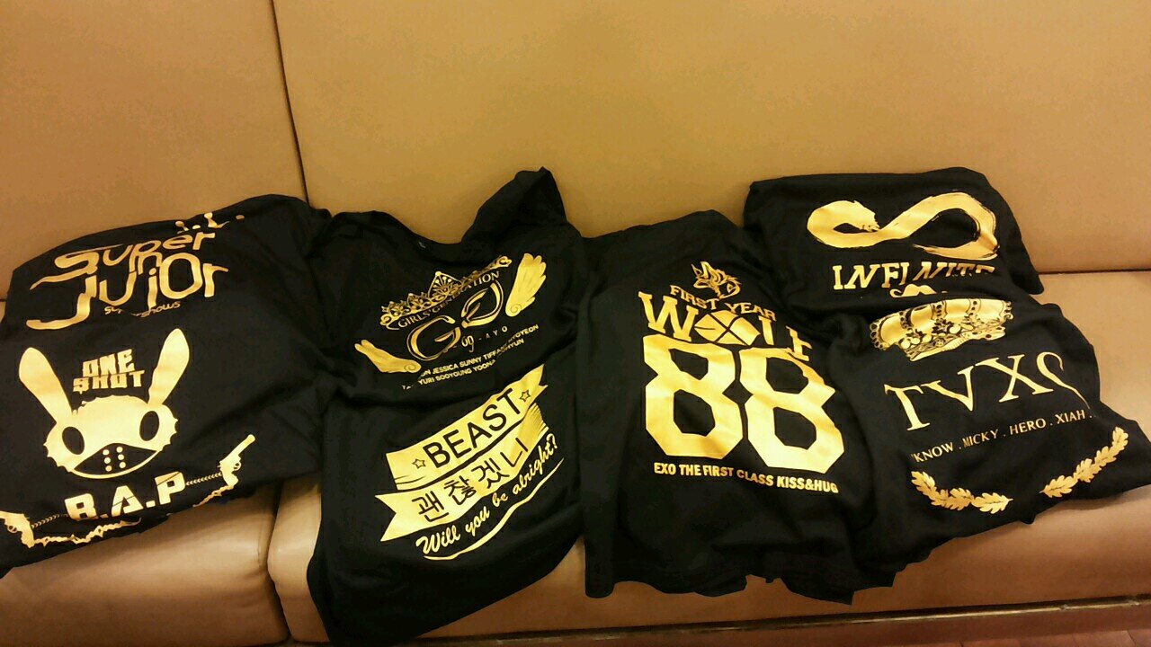 จำหน่ายเสื้อแฟนคลับ แบบ Pre-Order เสื้อสวย คุณภาพดี แม่ค้าใจดี สนใจถามได้ตลอดเลย ^^ ปิดรอบ2แล้วจ้า รายละเอียดสินค้า รีวิว FAV. เลยจ้า Line : jzhyuk , dpdaddy