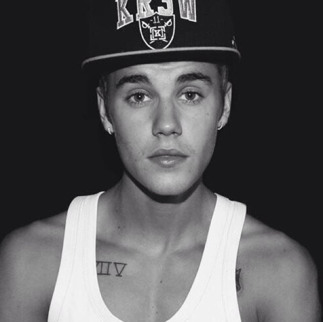 Compte consacré aux #BieberFacts et #BieberQuotes que vous pouvez retrouver dans mes favoris.