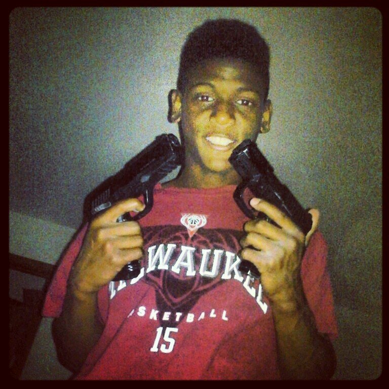smokein on strong on you broke hoes dont give no fuck about u broke hoes you broke hoes no need for the talk if u a broke hoe