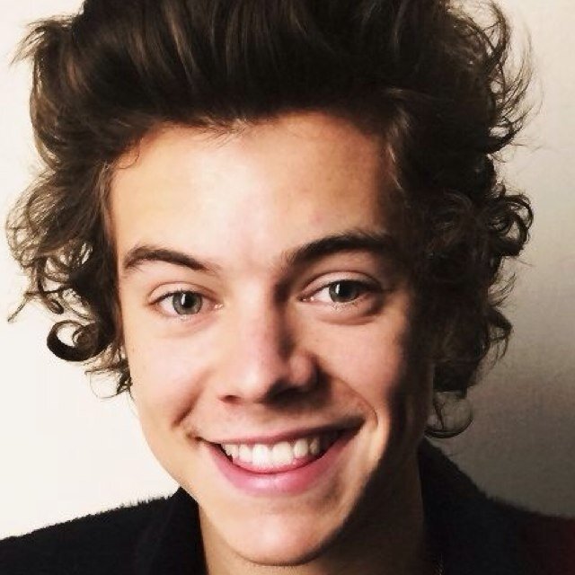 Free follow :) Follow my main @CanadaLoves1DEh - I follow back anyone who asks!