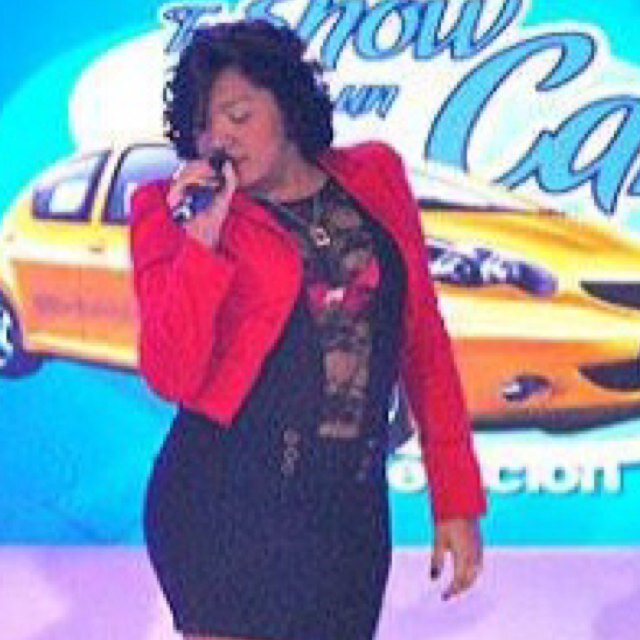 Cantante , Futura Doctora , Bendicida Por Dios