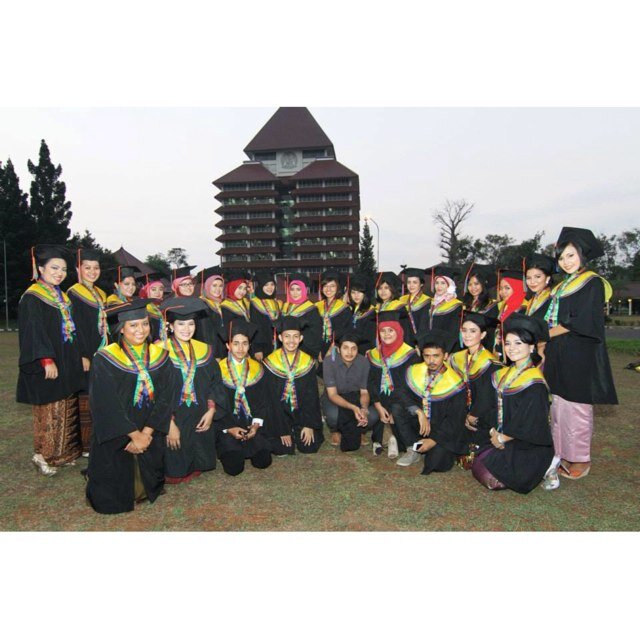 Official Twitter Account of Vocational Communication Broadcast University of Indonesia 2010 - Bece kece.
