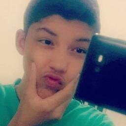 Nossa ousadia faz a diferença, Mais só sei que delas nós é preferencia, Pra tua pergunta, essa é a resposta, Nós é os menino que as menina gosta.♪♫