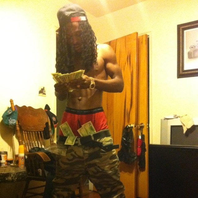 PlayboyNolia's profile picture. BITCH JUST FOLLOW ME I COULD MAKE YOU SMILE