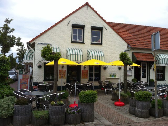 Uw adres voor: Dagelijks verse frites. Heerlijke snacks, smakelijke schotels. Softijs en milkshakes. Aanbiedingen onder de paraplu van Snackpoint! Tot gauw!!