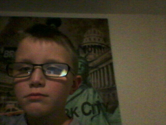 Fais des vidéo sur asassins credd 1234 du minecraft  du zombie U du rayman legend est aussi dautre truc avec la coop black cloc