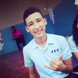 HOLAAA me llamo Antonio y soy de Panama ._. poes bye :vv