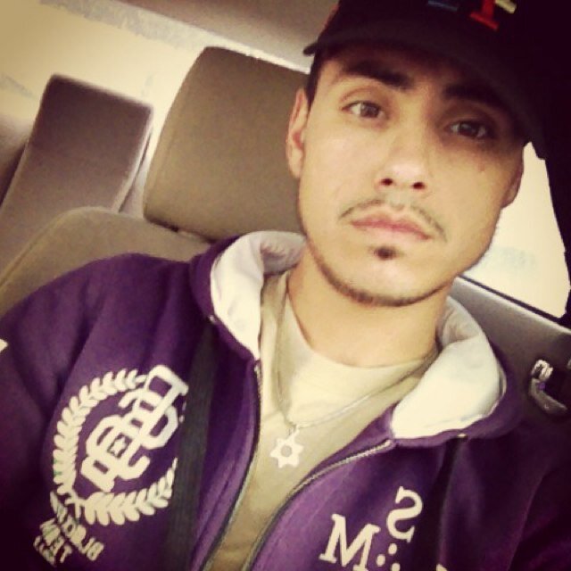 DovidShimon's profile picture. 