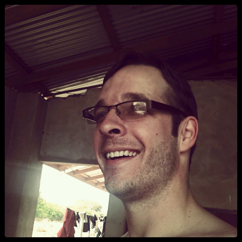 Pizza Expert, Proud father of two gorgeous girls, future winner of Lottomax, and happy because of reasons