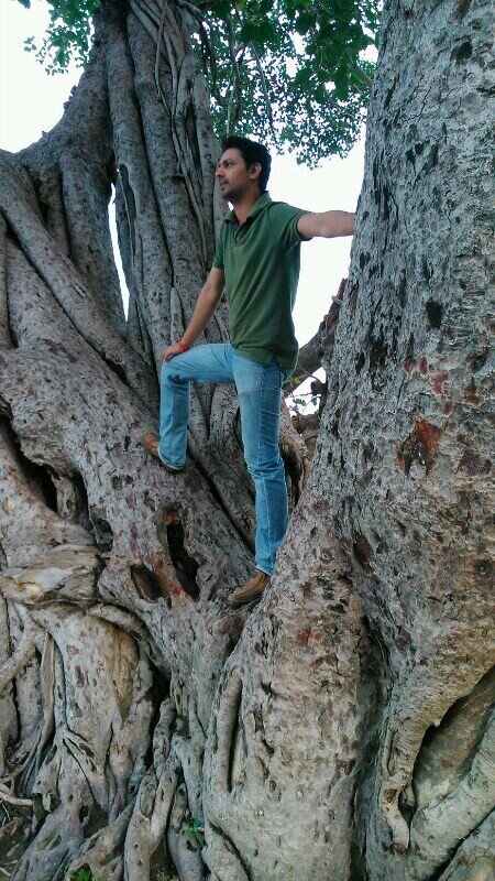 Docter,vicarious reader,believer,funloving,caring,#U FOLLO ME #I FOLLOW U